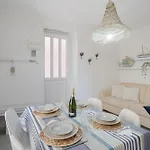 Guesthost - Azurea & Roomy Flat
