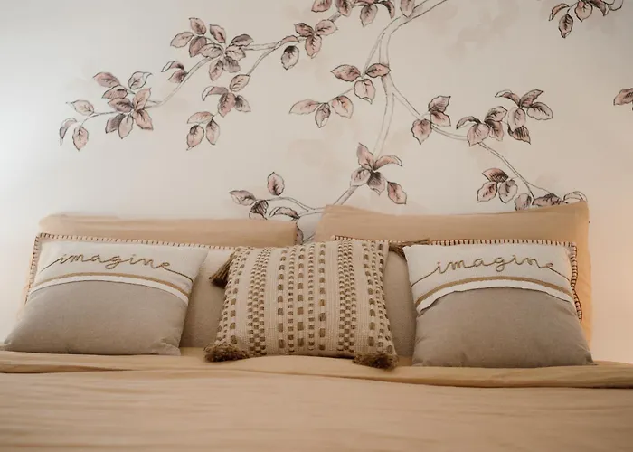 Guesthost - Azurea & Roomy Flat Appartamento