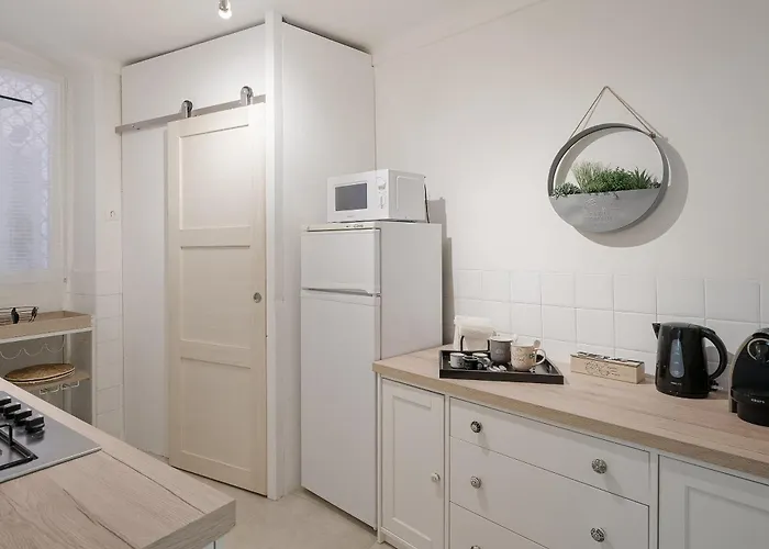 Guesthost - Azurea & Roomy Flat Appartamento Sanremo