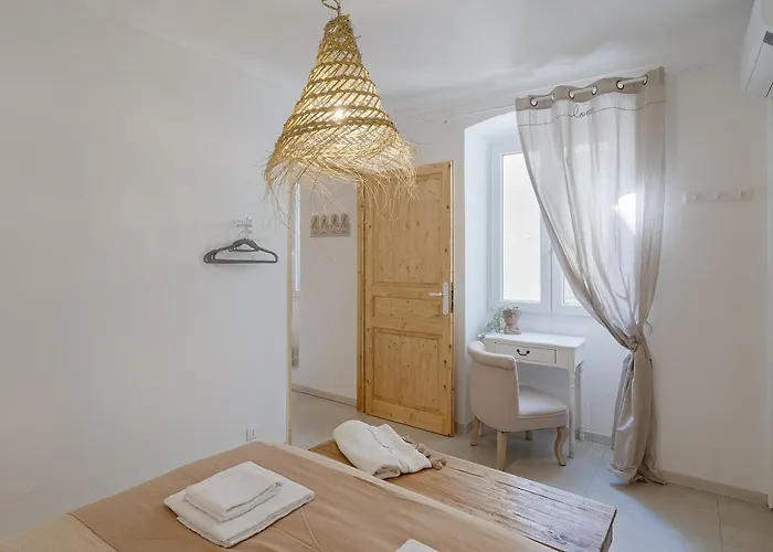 Guesthost - Azurea & Roomy Flat *