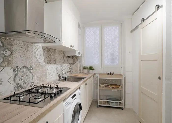 Guesthost - Azurea & Roomy Flat Appartamento Sanremo