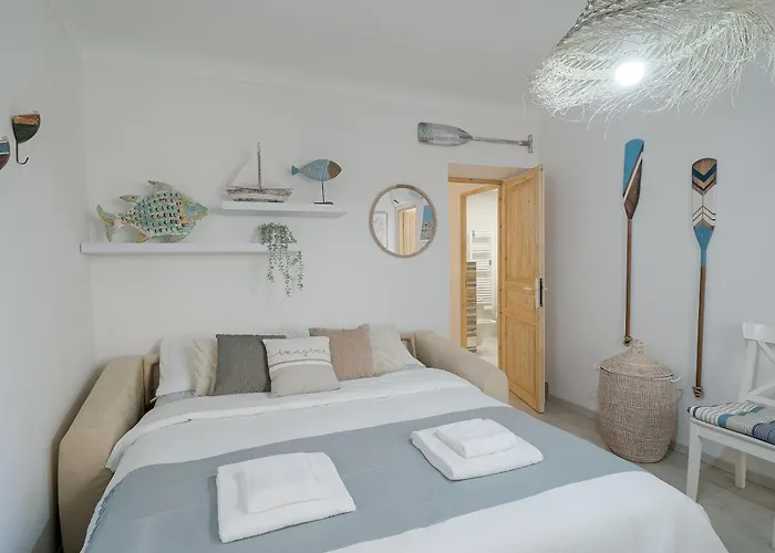 Guesthost - Azurea & Roomy Flat Appartamento *